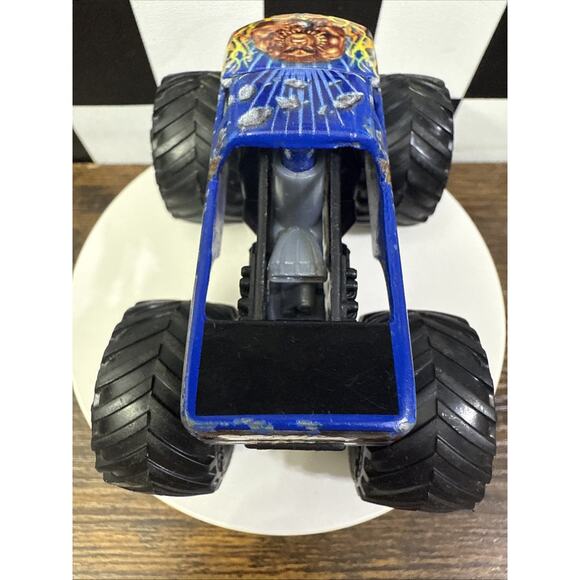 Monster Jam Truck Stone Crusher Monster Truck Scale 1:64 Spin Master Diecast Toy - Picture 6 of 9